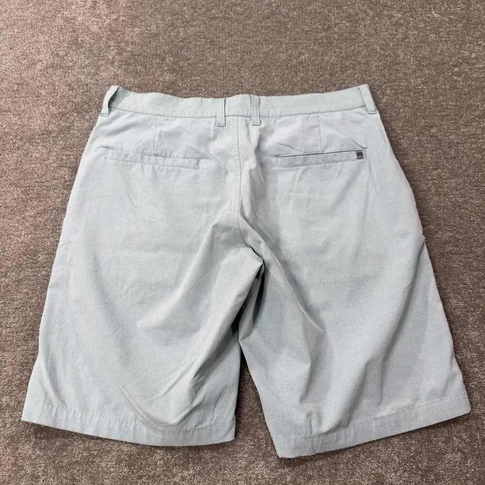 TravisMathew Mens 32 Performance Golf Shorts Light Blue Stretch Casual Comfort